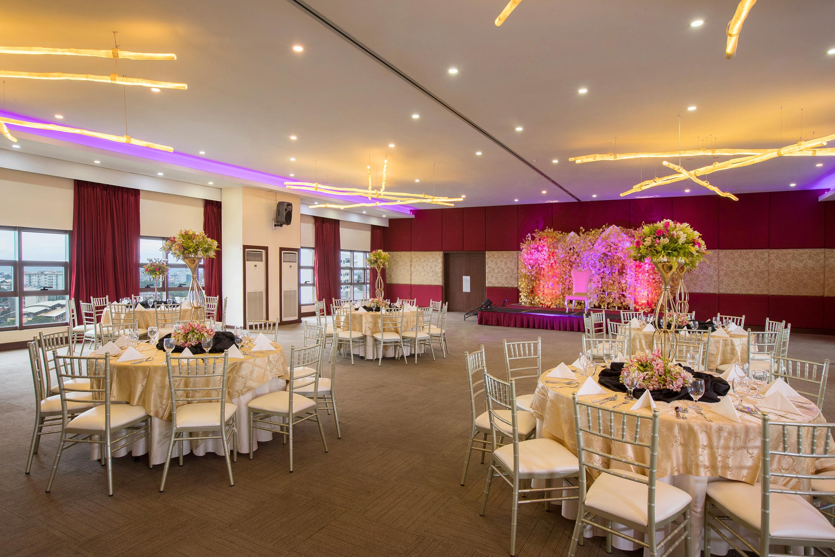 Golden Prince Hotel & Suites Cebu Екстер'єр фото