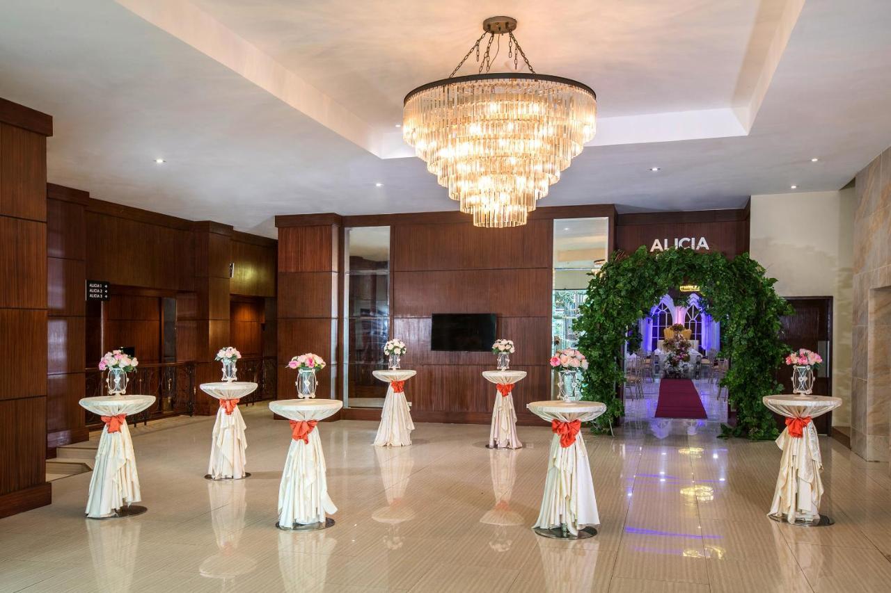 Golden Prince Hotel & Suites Cebu Екстер'єр фото